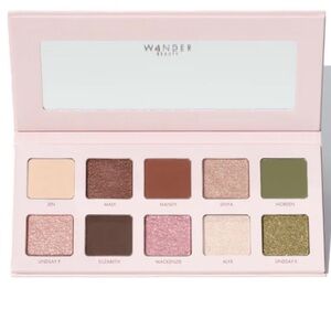 WANDER BEAUTY ‘TRAILBLAZER’ EYESHADOW PALETTE